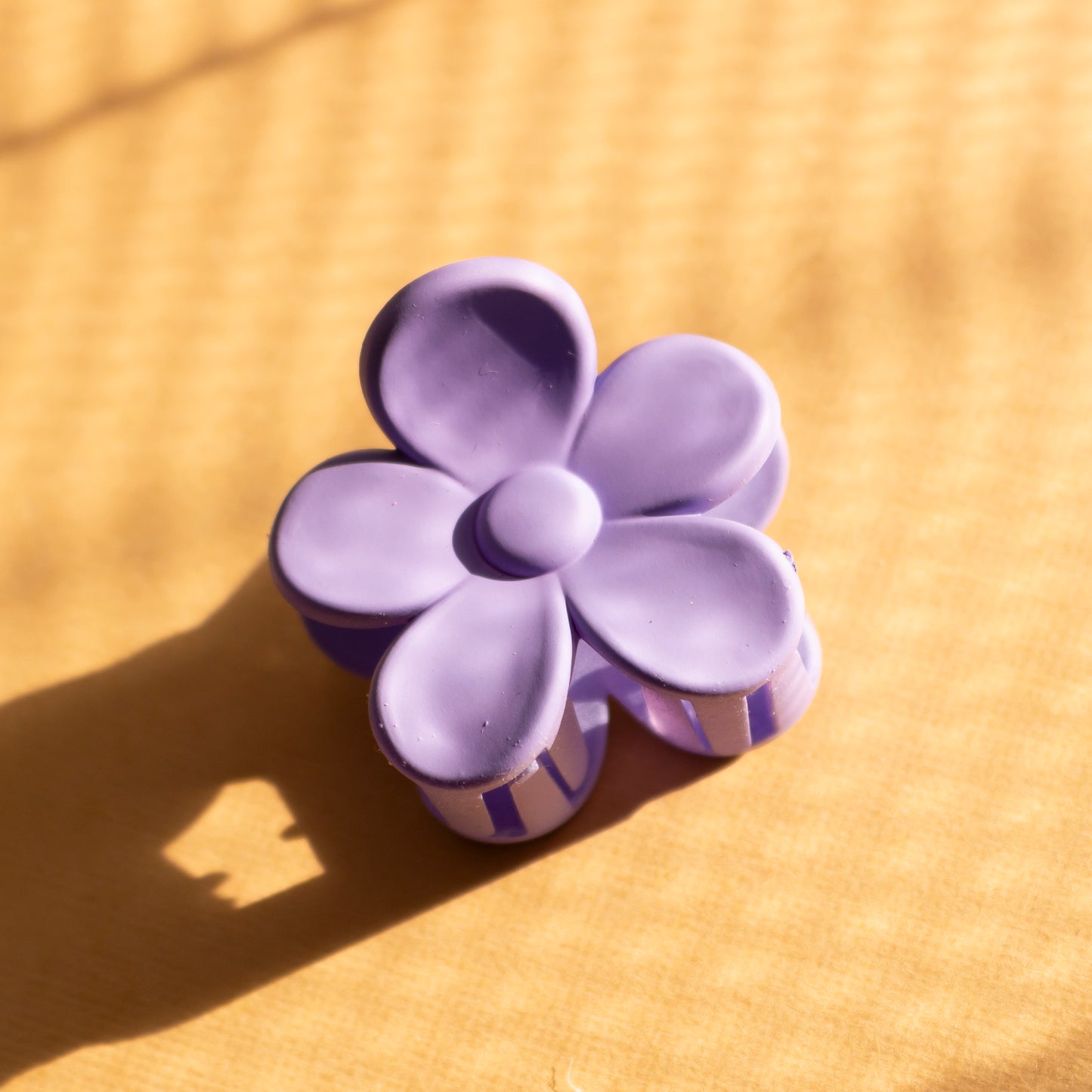 daisy hair claw clip | various colors